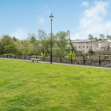 9 Camden Building شقة *