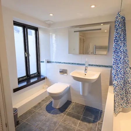 9 Camden Building Daire