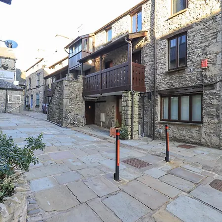 9 Camden Building * Kendal